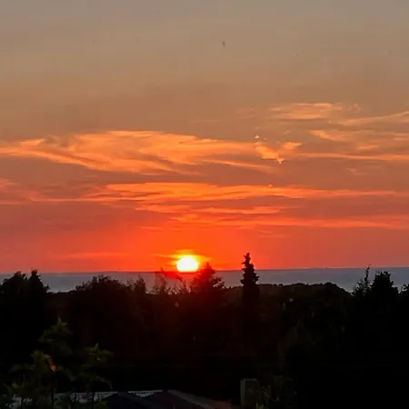 Sunset Over Sejero Bay From House 펜션 Fårevejle